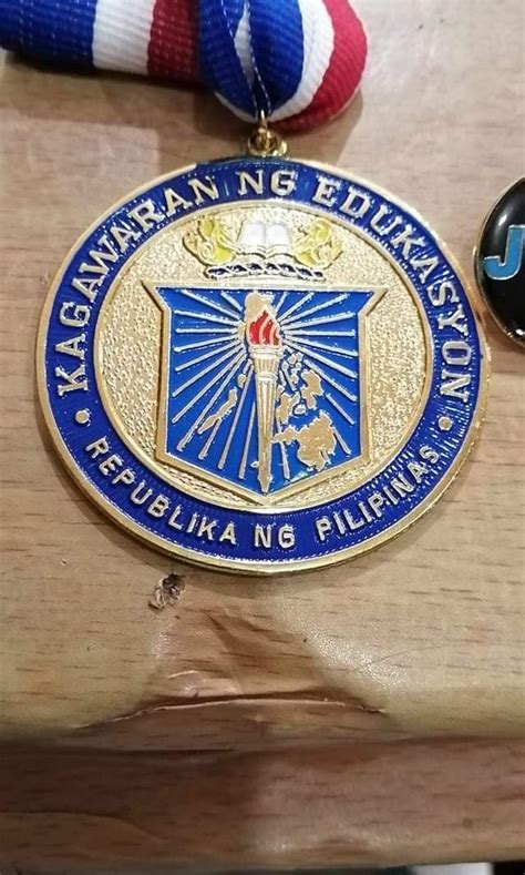 Deped MEDALS Kagawaran ng Edukasyon Graduation .